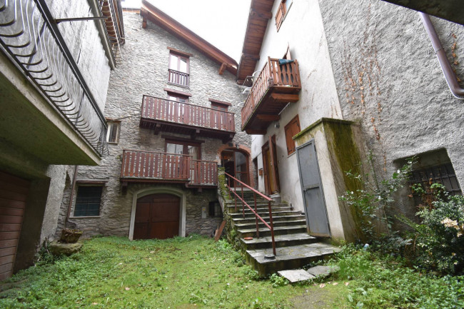 Stabile in vendita a Chiomonte