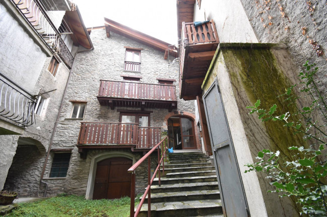 Stabile in vendita a Chiomonte