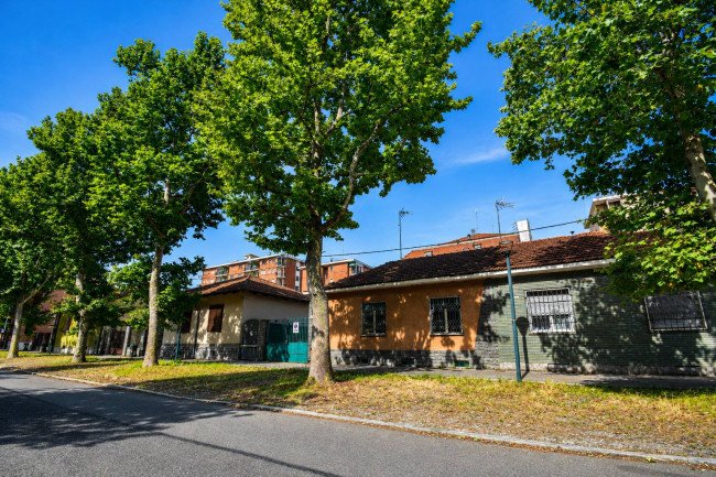 Porzione di bifamiliare in vendita a Torino