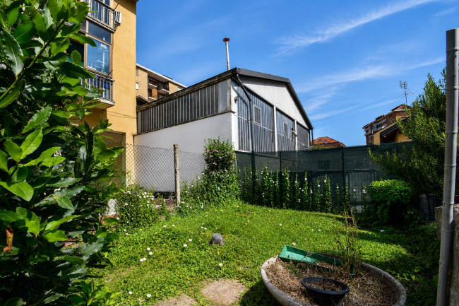 Porzione di bifamiliare in vendita a Torino
