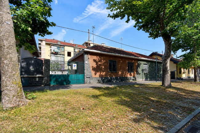 Porzione di bifamiliare in vendita a Torino