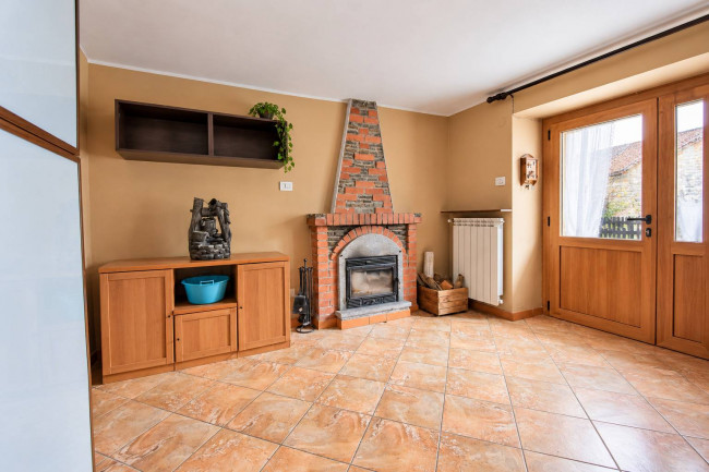 Cascinale in vendita a Corio