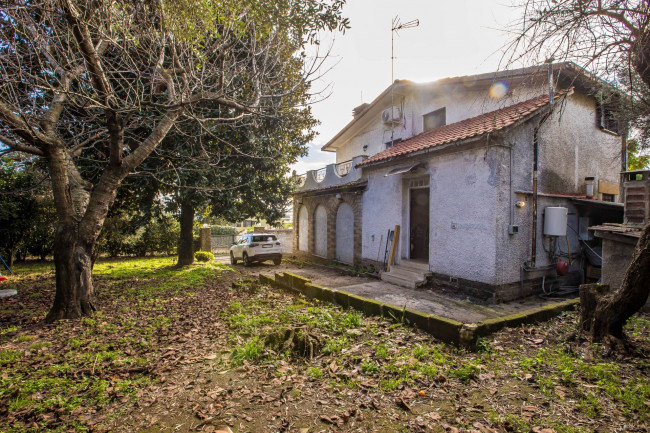 Villa in vendita a Lariano (RM)