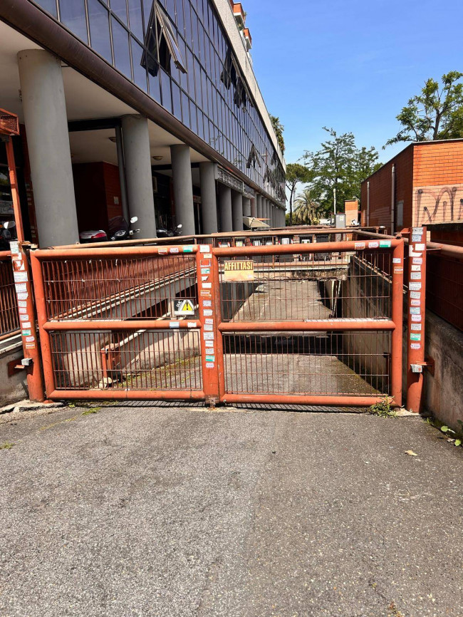 Garage/Box/Posto auto in vendita a Roma (RM)