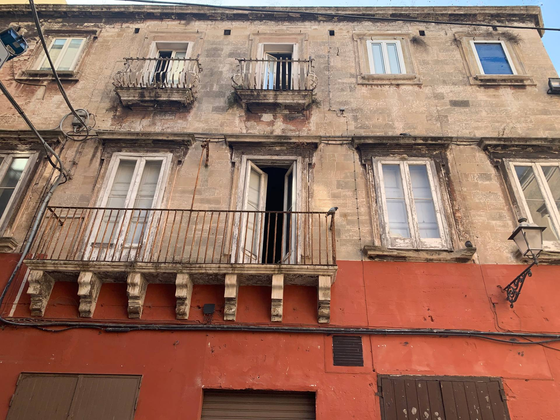 Stabile intero - Palazzo TARANTO vendita  Isola Porta Napoli  GOLDEN CASA IMMOBILIARE SAS