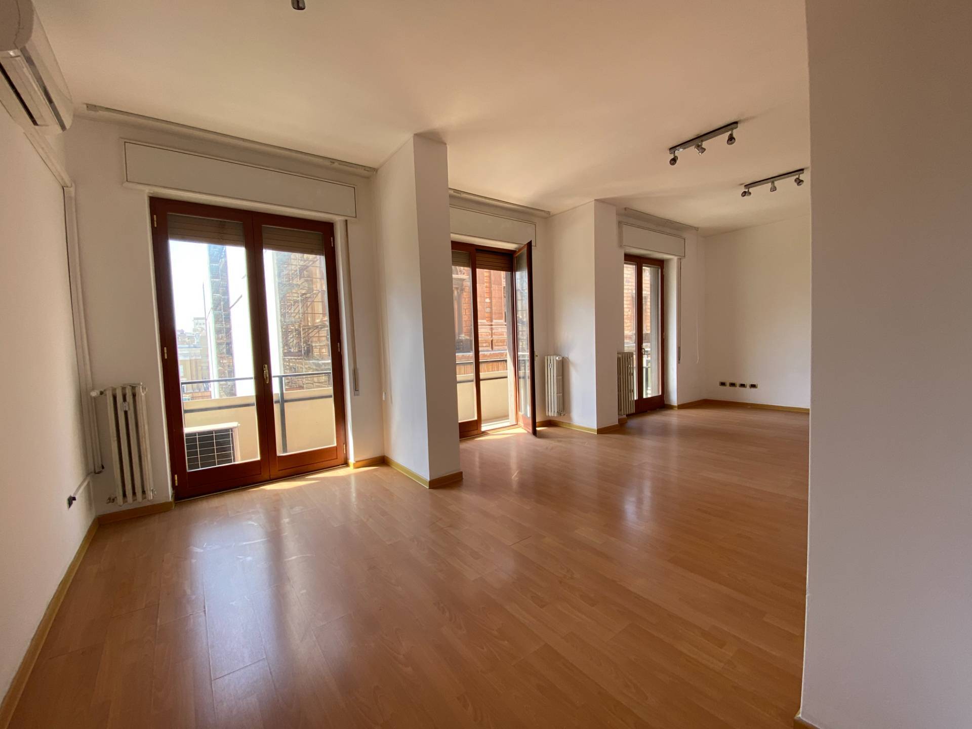 Ufficio - Loc.Com. TARANTO affitto  Borgo  GOLDEN CASA IMMOBILIARE SAS