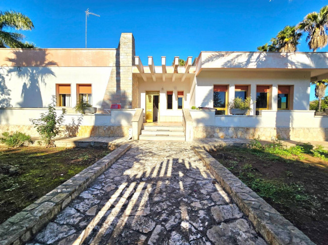 Villa in Vendita a Racale