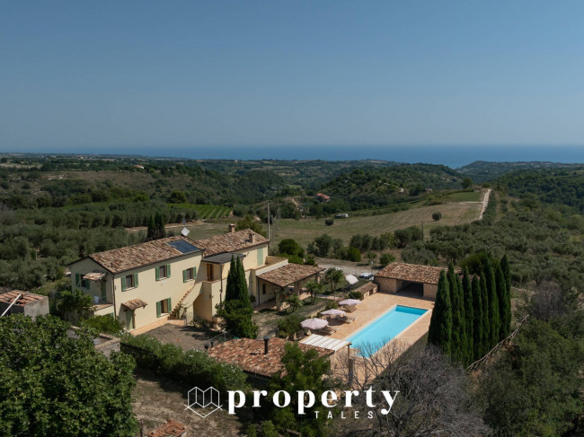 Villa for Sale in Ripatransone