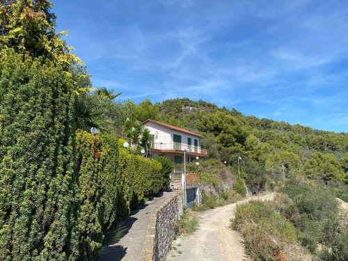 Villa in vendita a Cervo (IM)