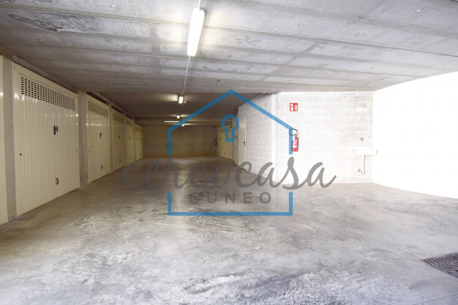 Garage/Box/Posto auto in vendita a Borgo San Dalmazzo (CN)