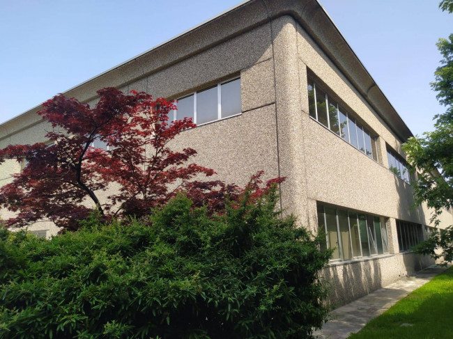 Capannone in Affitto a Grassobbio