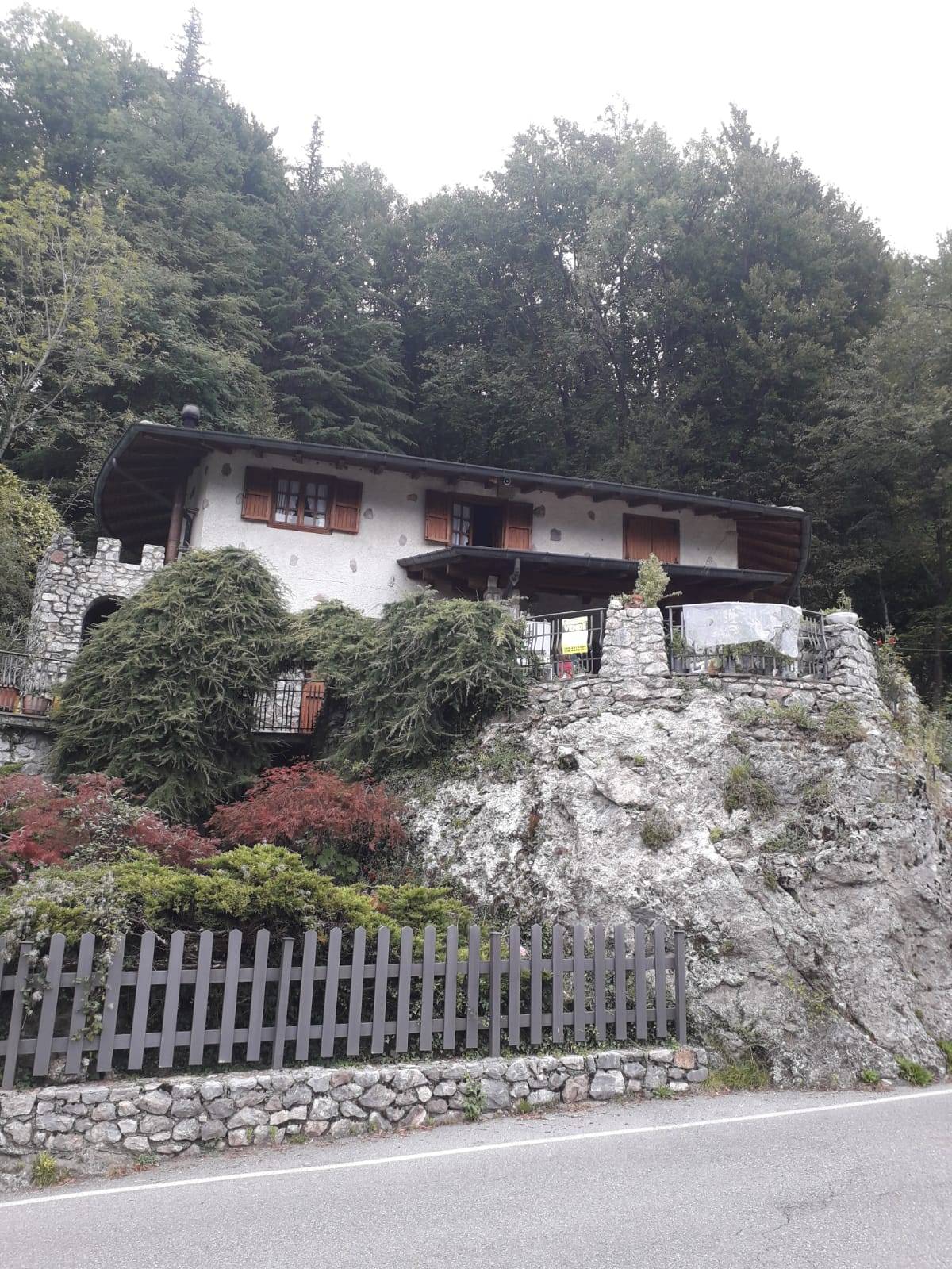 Villa in vendita a Sottochiesa, Taleggio (BG)