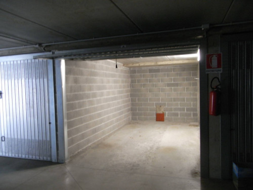 Garage/Box/Posto auto in vendita a Zogno (BG)