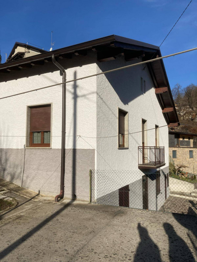 Casa indipendente in vendita a Poscante, Zogno (BG)