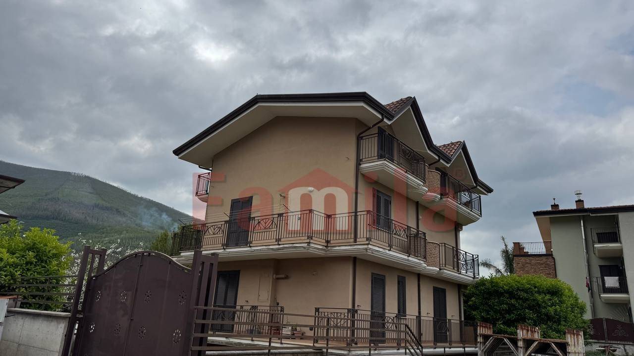 Casa indipendente in vendita a Mugnano Del Cardinale (AV)