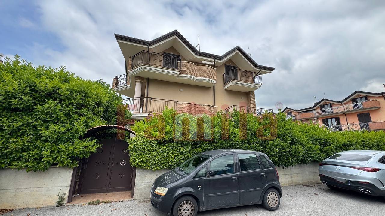 Casa indipendente in vendita a Mugnano Del Cardinale (AV)