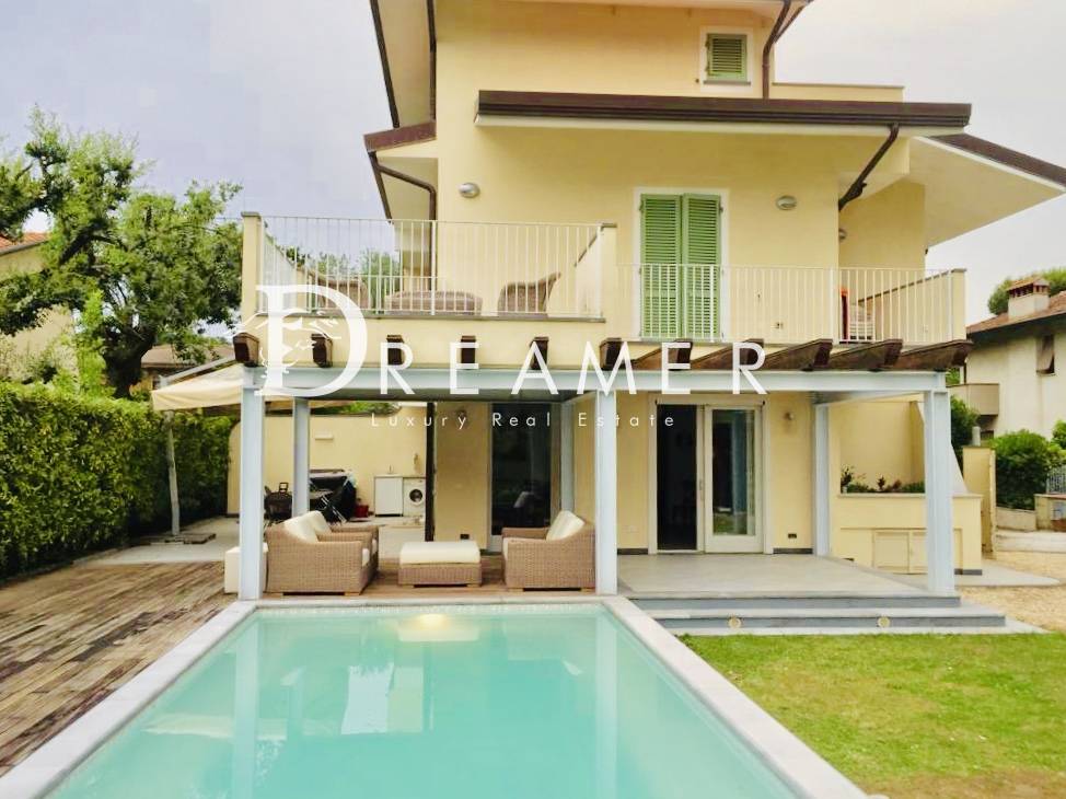 Appartamento FORTE DEI MARMI vendita  Vittoria Apuana  Dreamer Real Estate