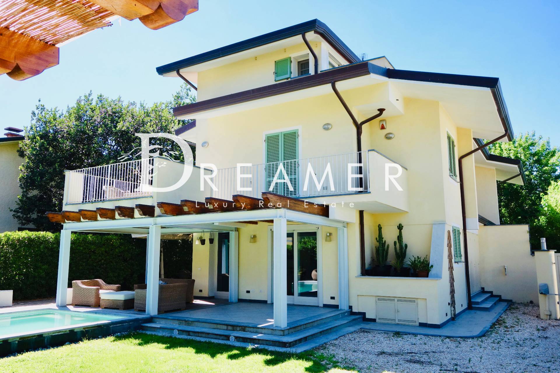 Appartamento FORTE DEI MARMI vendita  Vittoria Apuana  Dreamer Real Estate