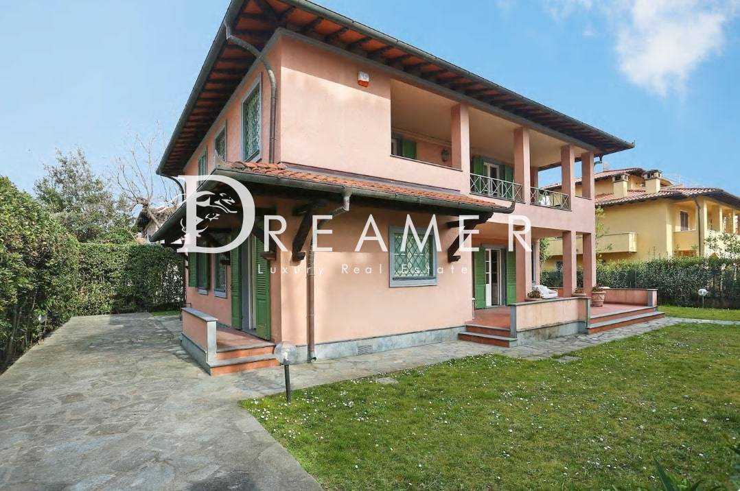  forte dei marmi affitto quart: centro dreamer real estate