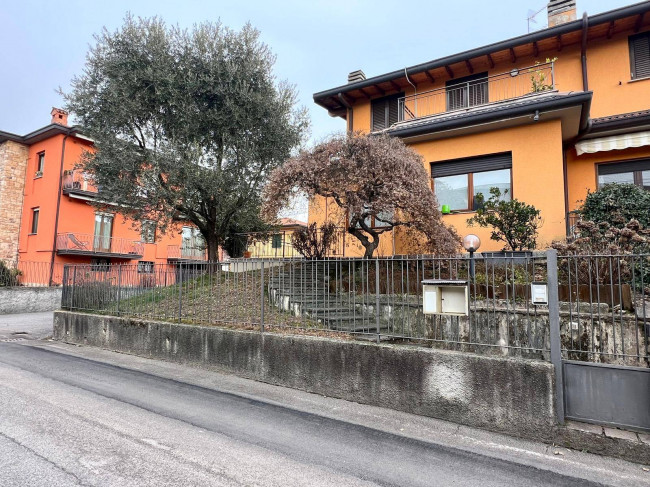 Villa bifamiliare a Scanzorosciate