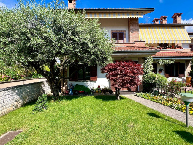 Villa a schiera a Albano Sant'Alessandro