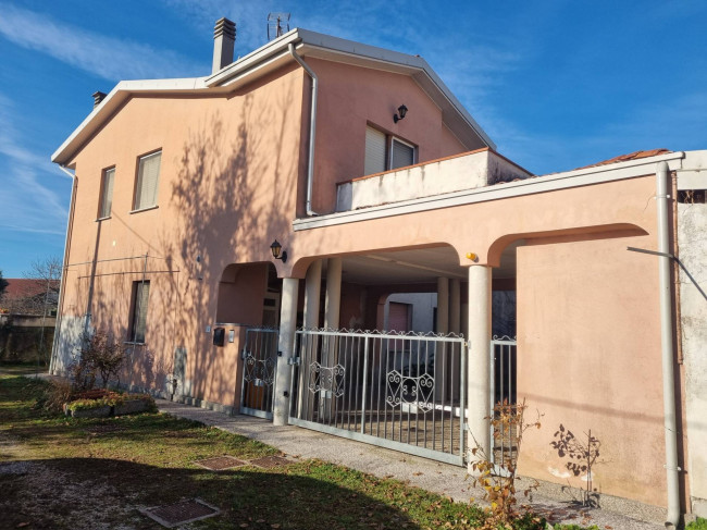 Casa in linea in vendita a Rivignano Teor