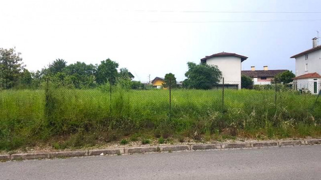 Terreno edificabile residenziale in vendita a Pozzuolo del Friuli