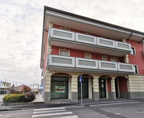 Locale commerciale a Ivrea