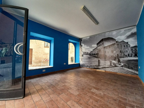 Locale commerciale in Affitto a Macerata