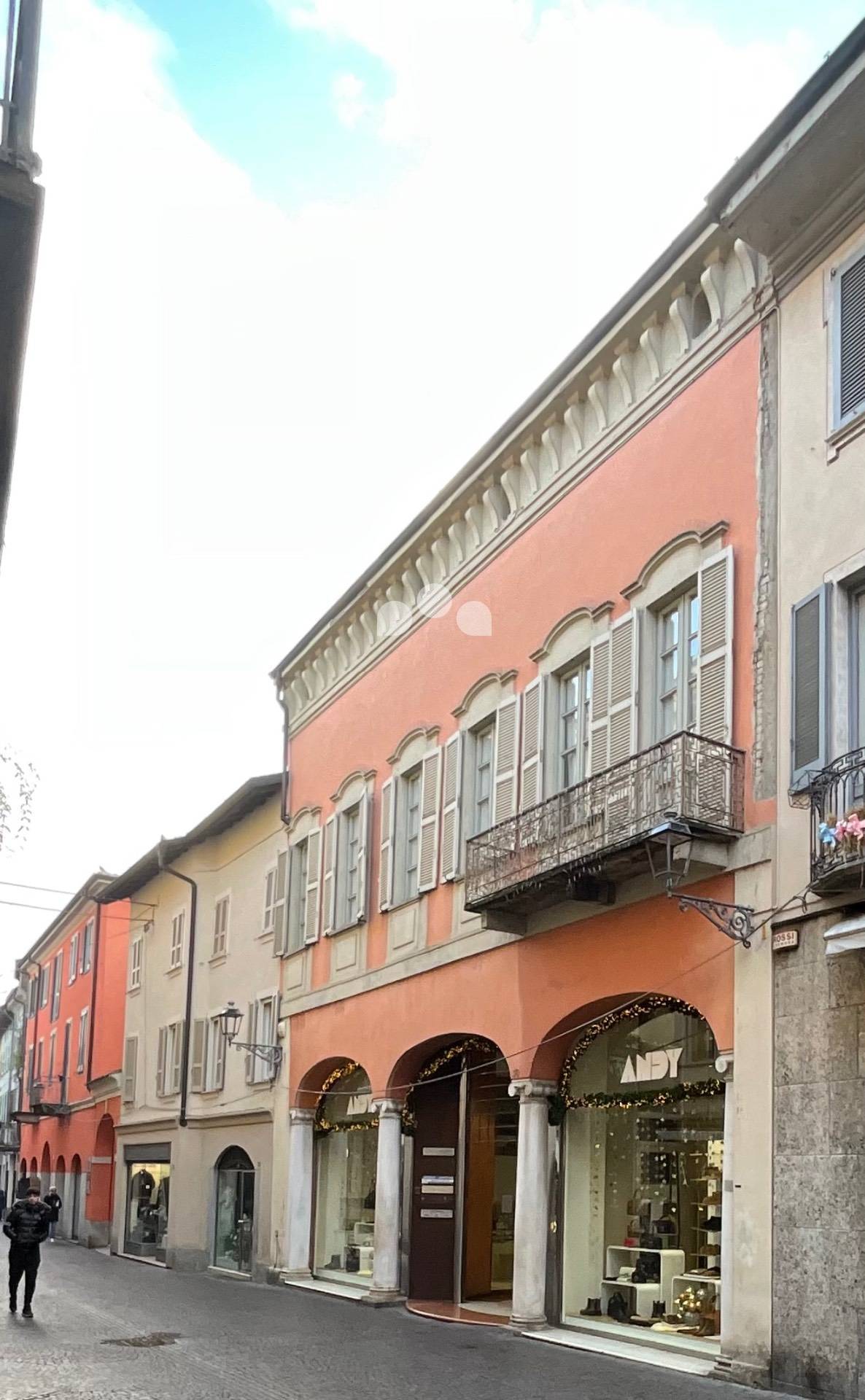 Negozio in affitto a Crema (CR)