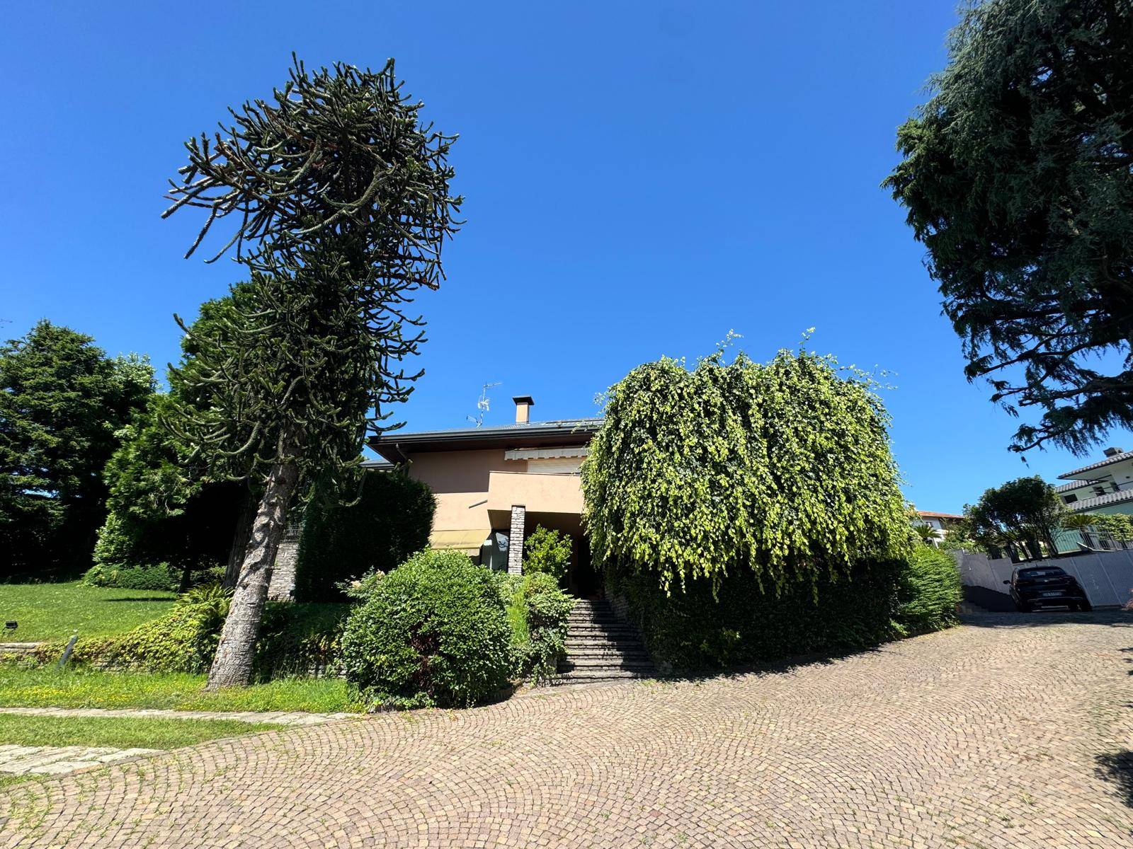 Villa in vendita a Gallarate (VA)