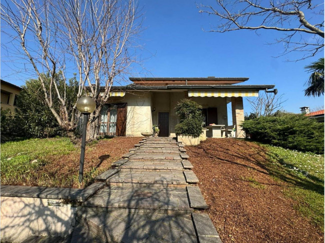 Villa in vendita a Gerenzano (VA)