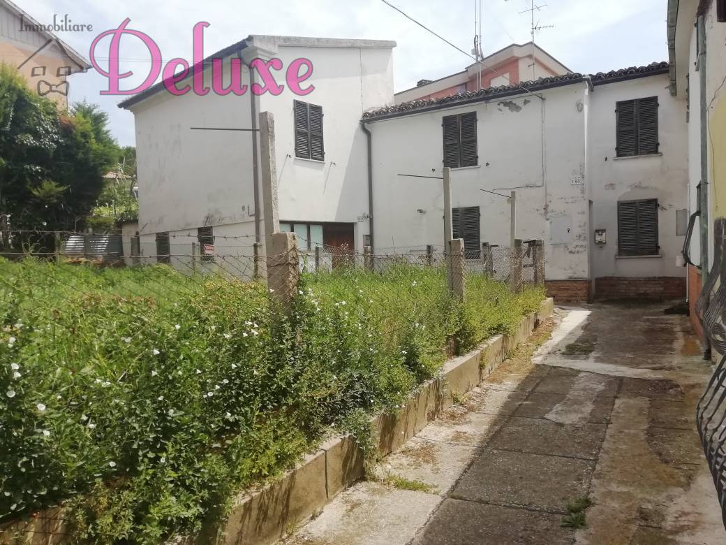 Villa Unifamiliare - Indipendente MACERATA vendita  Semicentrale  Immobiliare Deluxe