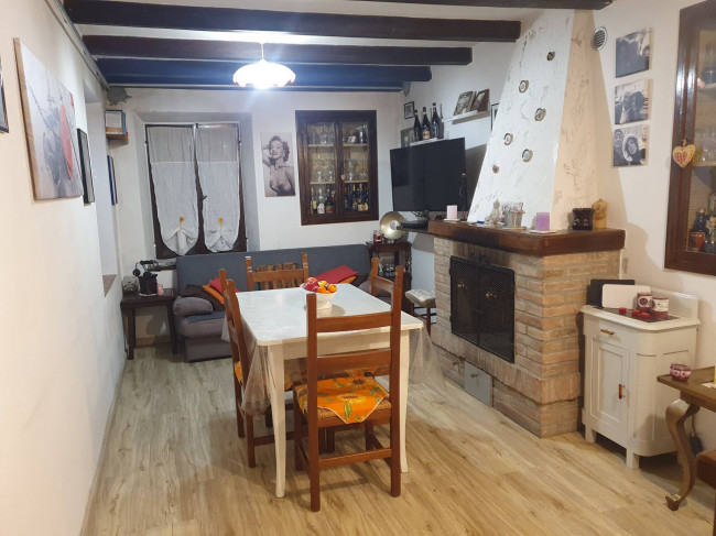 Casa indipendente in vendita a Castelvecchio, Prignano Sulla Secchia (MO)