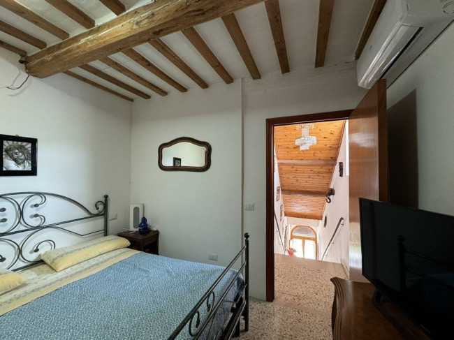 Casa indipendente in vendita a Cupramontana (AN)