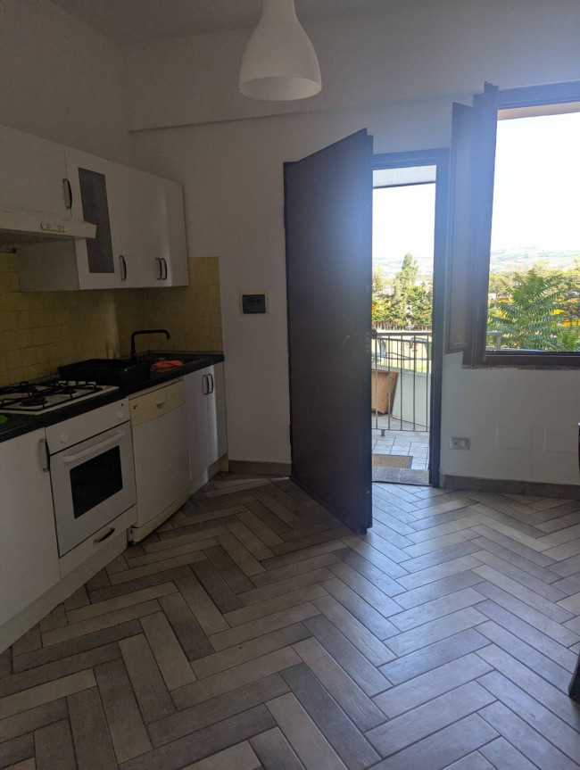 Appartamento in Affitto a Jesi