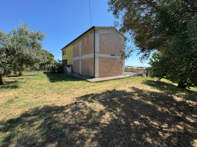 BIFAMILIARE in Vendita a Santa Maria Nuova
