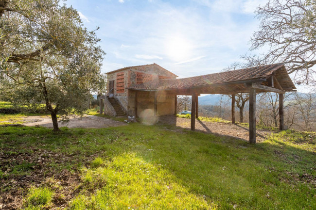 Rustico in vendita a Montebenichi, Bucine (AR)