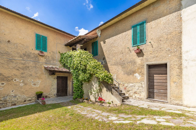 Rustico in vendita a Montebenichi, Bucine (AR)