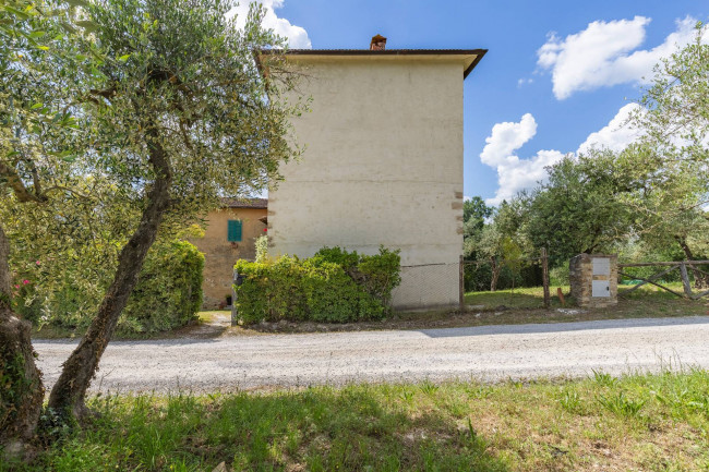 Rustico in vendita a Montebenichi, Bucine (AR)