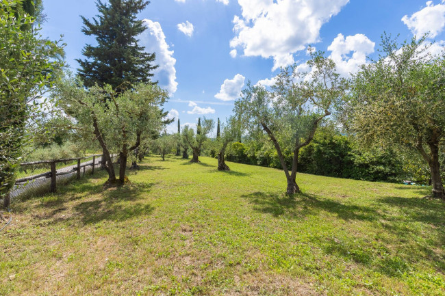 Rustico in vendita a Montebenichi, Bucine (AR)