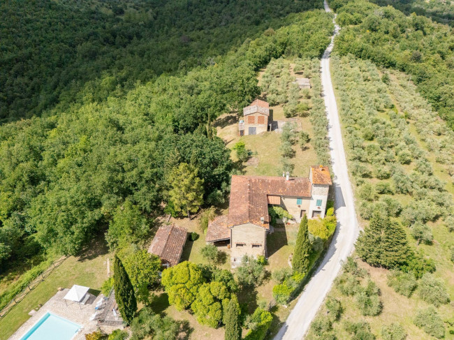 Rustico in vendita a Montebenichi, Bucine (AR)