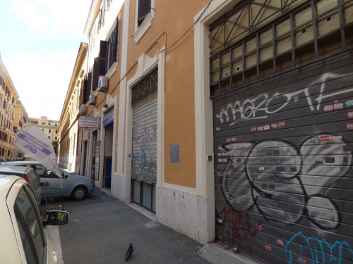Magazzino in affitto a Roma