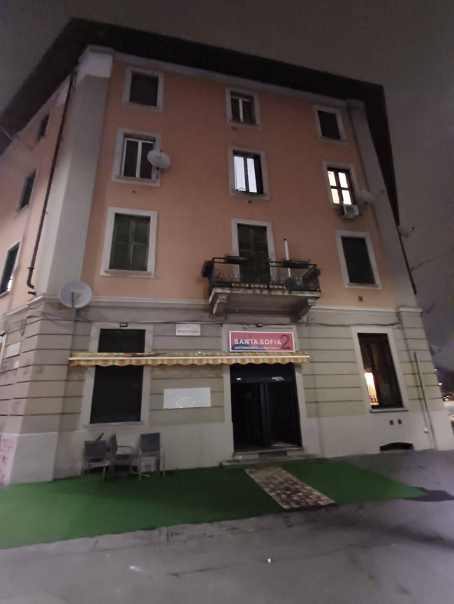 Locale commerciale in vendita a Milano