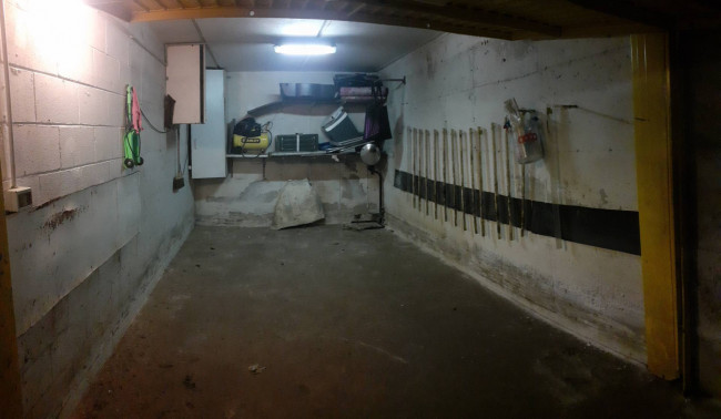 GARAGE BOX POSTO AUTO in vendita a Milano