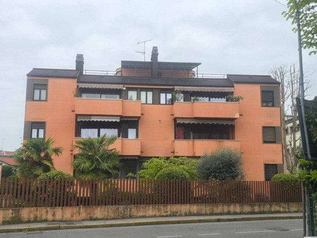 Appartamento in vendita a Cesano Boscone
