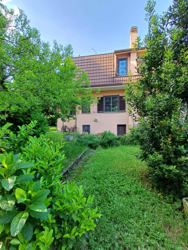 Villa in vendita a Trezzano sul Naviglio