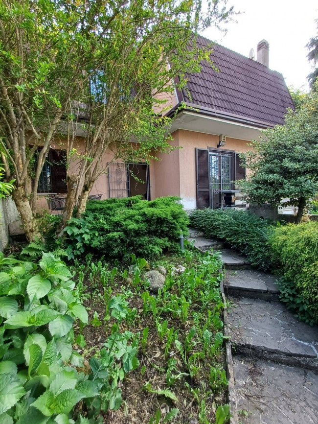 Villa in vendita a Trezzano sul Naviglio