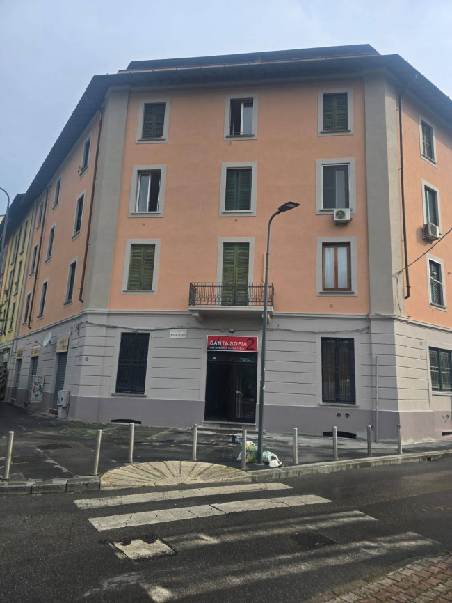 Locale commerciale in vendita a Milano