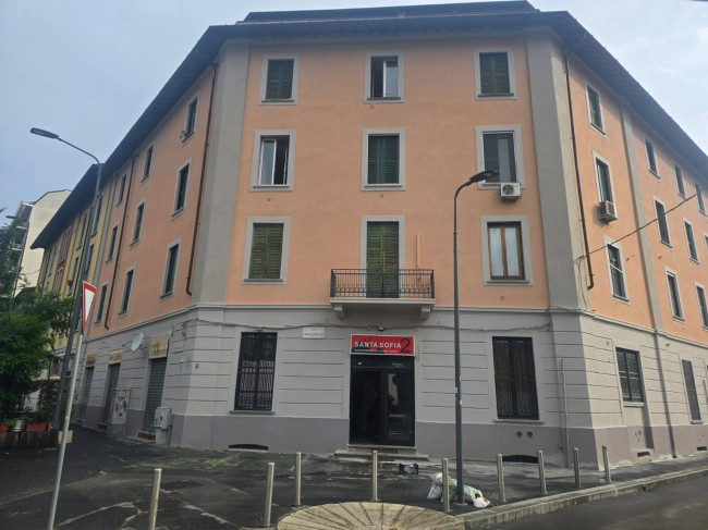 Locale commerciale in vendita a Milano